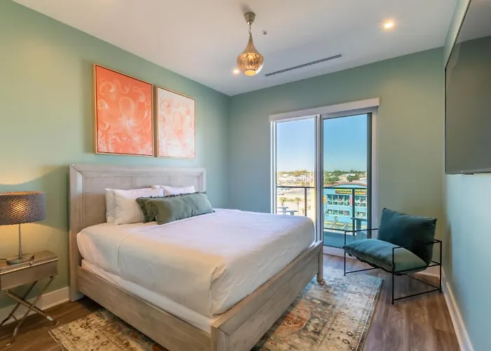 Spectacular 5 Bedroom Luxury With Rooftop Pool Right On The Beach, Next To The Hangout!