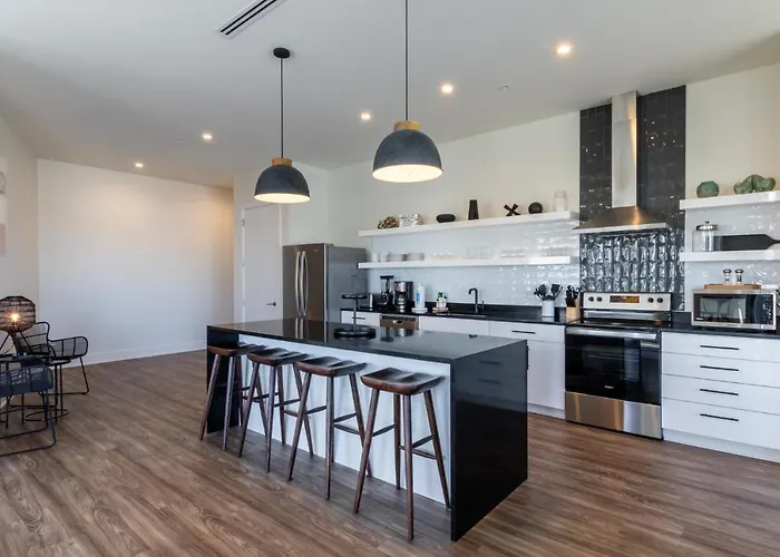 Holiday home Spectacular 5 Bedroom Luxury With Rooftop Pool Right On The Beach, Next To The Hangout!