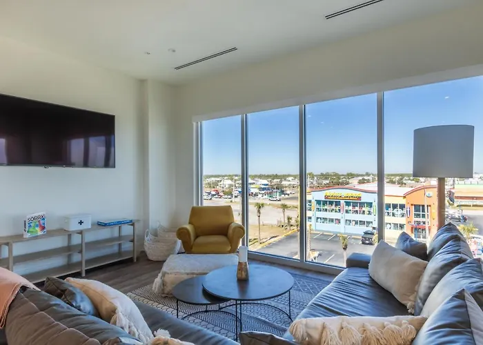 Spectacular 5 Bedroom Luxury With Rooftop Pool Right On The Beach, Next To The Hangout! Gulf Shores