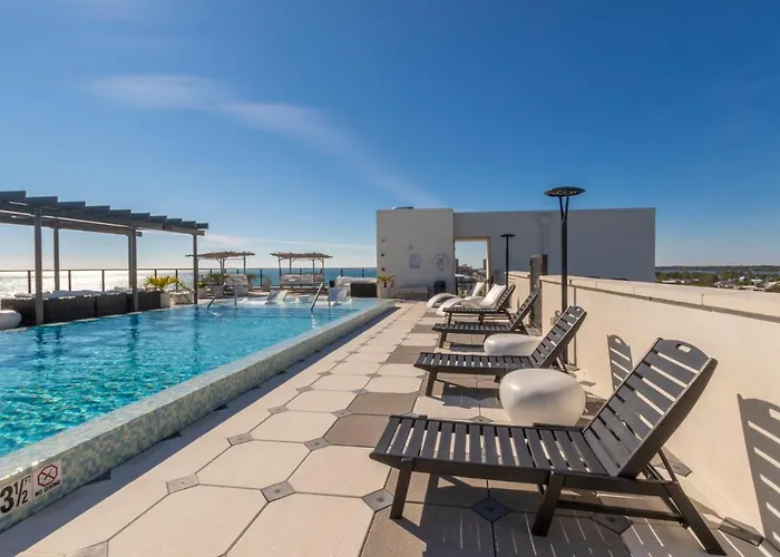Spectacular 5 Bedroom Luxury With Rooftop Pool Right On The Beach, Next To The Hangout! * Gulf Shores