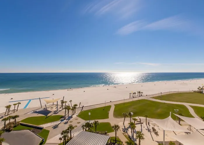 Spectacular 5 Bedroom Luxury With Rooftop Pool Right On The Beach, Next To The Hangout! Holiday home