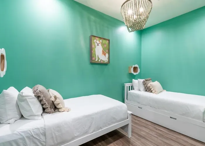 Holiday home Spectacular 5 Bedroom Luxury With Rooftop Pool Right On The Beach, Next To The Hangout! Gulf Shores