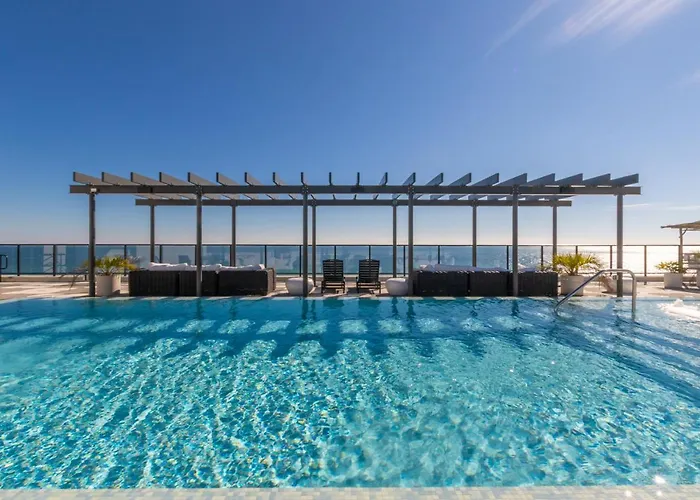 Spectacular 5 Bedroom Luxury With Rooftop Pool Right On The Beach, Next To The Hangout! Gulf Shores