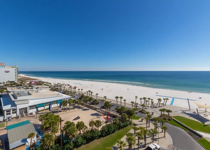 Spectacular 5 Bedroom Luxury With Rooftop Pool Right On The Beach, Next To The Hangout! Holiday home *