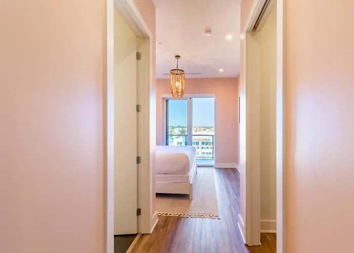 Spectacular 5 Bedroom Luxury With Rooftop Pool Right On The Beach, Next To The Hangout! *