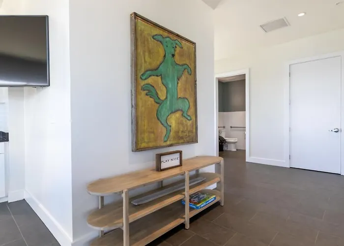Spectacular 5 Bedroom Luxury With Rooftop Pool Right On The Beach, Next To The Hangout! Gulf Shores