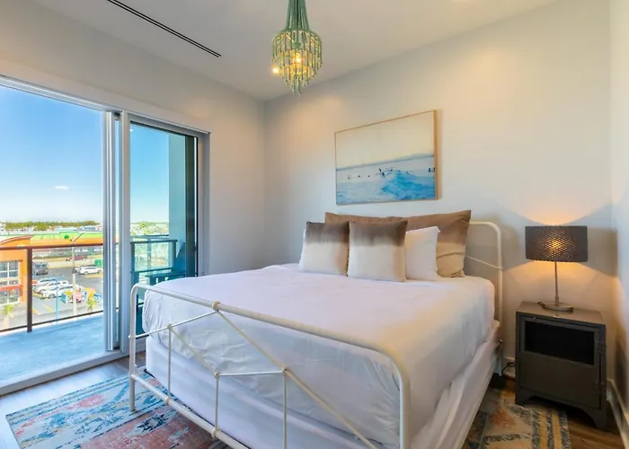 Holiday home Spectacular 5 Bedroom Luxury With Rooftop Pool Right On The Beach, Next To The Hangout! Gulf Shores